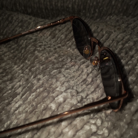 Pink Mirrored Aviator Sun Glasses - Picture 6 of 7